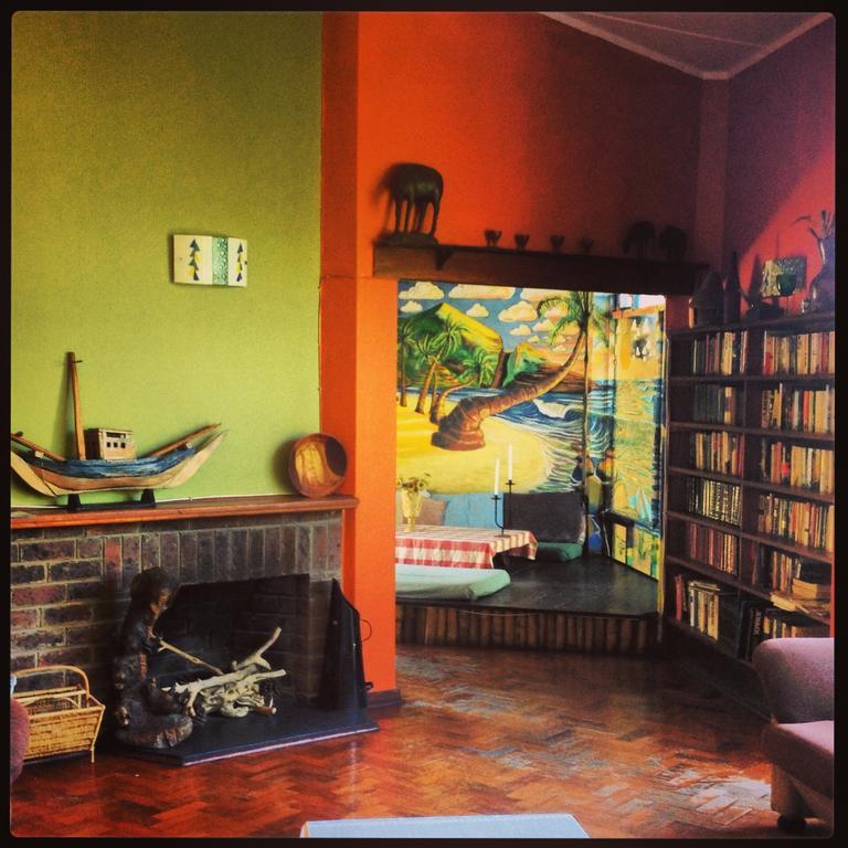 Jungle Monkey Backpackers Hostel Port Saint John's Exterior photo